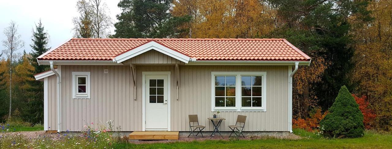 Nybyggd Stuga Intill Skogsbrynet - New Built Cottage Next To The Cowberry Forest 모라 외부 사진